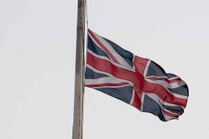 half_mast_uk_flag